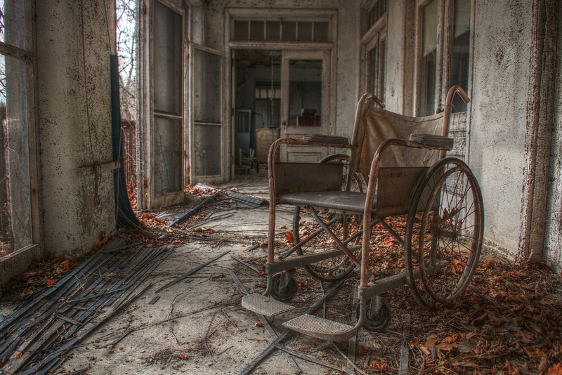 Illustration for article titled The Decaying Remains of Abandoned Hospitals